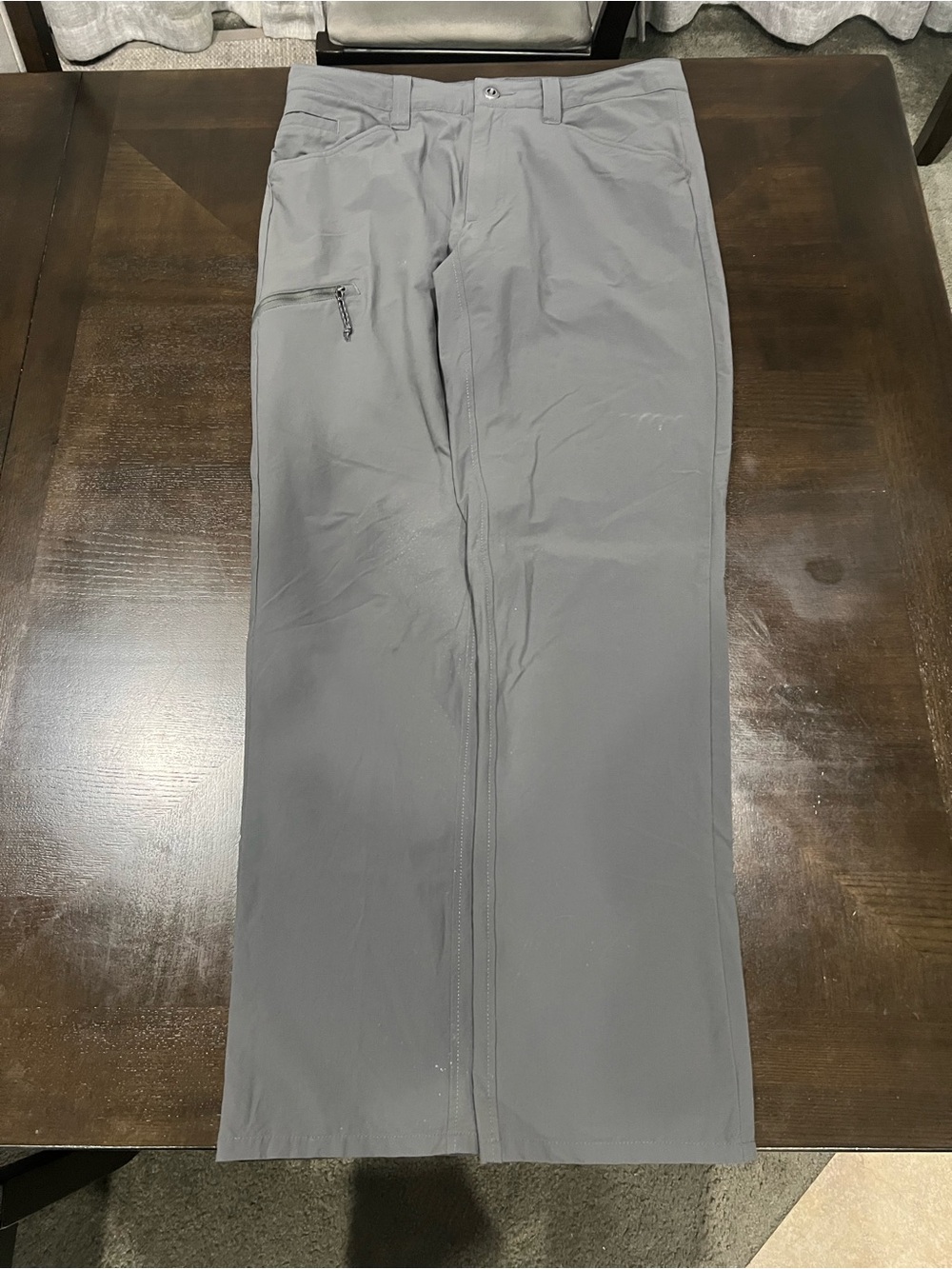 Patagonia Men’s Gray Casual Pants Straight Leg Flat Front Lightweight 32W